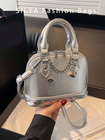 1 件时尚银色 PU 材质铆钉链条装饰可调节肩带贝壳包，女式 Y2K 朋克风格迷你斜挎单肩包，适合千禧年审美，舞会配饰