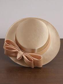 Eleganter breitkrempiger Hut mit weißer Blume und Schmetterling, geeignet für formelle Bälle, Kirchendekoration, Kentucky Style, Hochzeitskleider, Cocktail- und Teekleider, flacher Damenhut