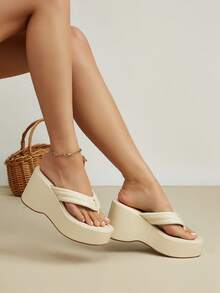 柔软防滑优质皮革人字拖凉鞋,时尚新款厚底拖鞋,舒适百搭,室内外均可穿着,适合所有季节,坡跟(新鞋的脚趾部位可能有点硬,建议先在家穿几次,磨合好后再穿到户外,有效减少摩擦) - 米色 - 查看 8