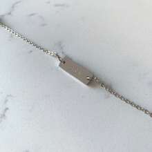 Personalisierter Fußkettchen-Stab mit erstem Buchstaben, Datum und Name Fußkettchen-Stab, individualisierter handgeschriebener Name Fußkettchen, Geschenk für sie, Jahrestag, Gravur, Geburtstag Fußkette