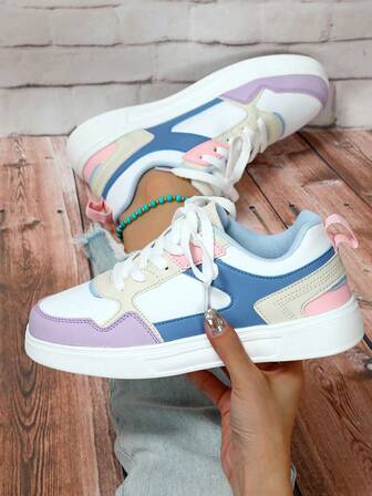 Zapatillas de lona informales, zapatos de mujer de caña baja, parte superior cómoda de punta redonda, diseño de patchwork multicolor, para uso urbano y versátil