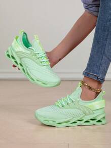 1 Pair Women Fashion Solid Color Running Shoes, Breathable Anti-Slip Sneakers, Lightweight & Comfortable Outdoor Sports Shoes, Soft Thick Soles Platform Increase Height, Shock-Absorbing, Mesh Fabric Breathable, Slip-On Sock Shoes, Versatile For Casual, School, Travel, Walking