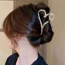 1pc Metallic Hollow Heart Shape Hair Claw Clip, Tight Grip Suitable For Updo, Everyday Wear, Party, Abundant Hair, Half Updo Essential, Hair Claw Headpiece, Liquid Texture Design, Minimalist, Chic, Versatile Premium Hair Accessory - Silver - View 5