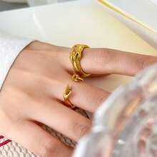 VKHK 1pc 18K Gold Plated Stainless Steel Double Hand Shaped Ring, Suitable For Women & Men, Unisex Daily Wear Gift - Yellow Gold - View 2