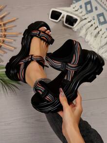 2025年夏季新款厚底编织带运动凉鞋，时尚百搭超轻舒适钩环沙滩凉鞋，女士