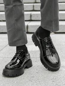 Zapatos Oxford formales de negocios para hombres con suela gruesa, de cuero brillante y con cordones de dos tonos