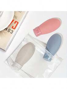 Conjunto de 3 frascos de viagem, recipientes recarregáveis de silicone à prova de vazamento, espremíveis para xampu, condicionador e loção - Recipientes cosméticos de 2,03 onças aprovados pela TSA, feitos sem materiais que contenham álcool.
