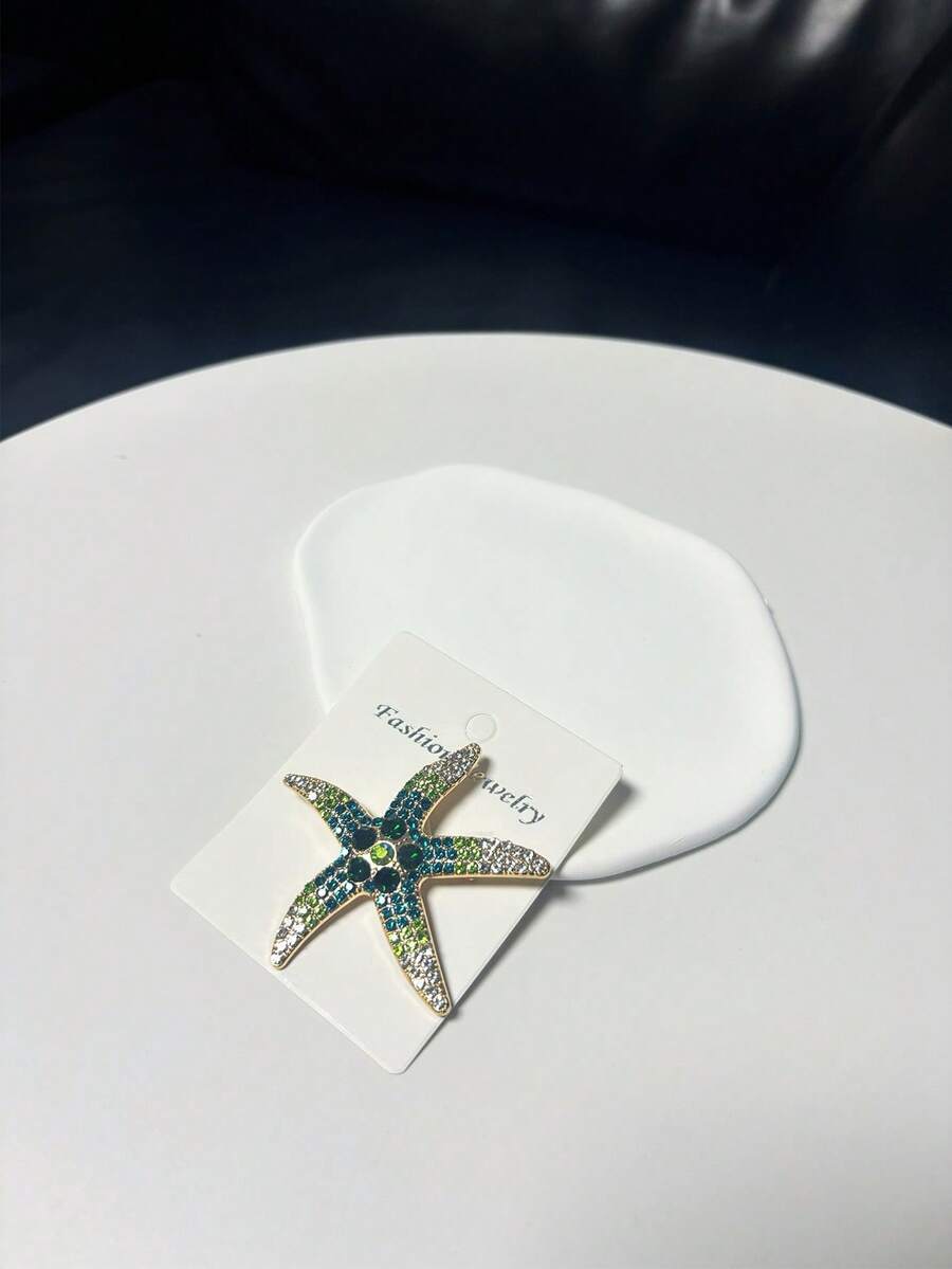 1pc Rhinestone Inlaid Starfish Design Alloy Badge, Fashion Accessory Versatile For Shoulder Bags, Totes, Hats, Clothes For Men, Women, Students, Daily Wear, Dates, Holidays, Travels. Suitable For Gifts To Friends, Family, Girlfriend/Boyfriend, Mom, Children - Green - View 1