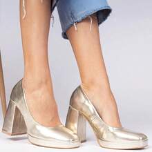 Summer Fashionable Feather Decorated High Heel Sandals - Gold - View 3