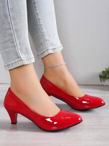 大码女士时尚高跟一脚蹬浅口鞋，适合办公室工作，尺码偏小 1 码