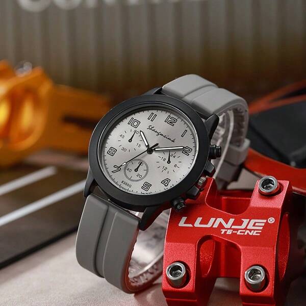 ساعة رجالية كوارتز بمينا دائري بشريط سيليكون ملون، مناسبة للارتداء اليومي