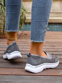 2025 新款女士纯色波西米亚运动面料一脚蹬休闲鞋，软底，透气，四季舒适步行鞋，带缓冲鞋垫