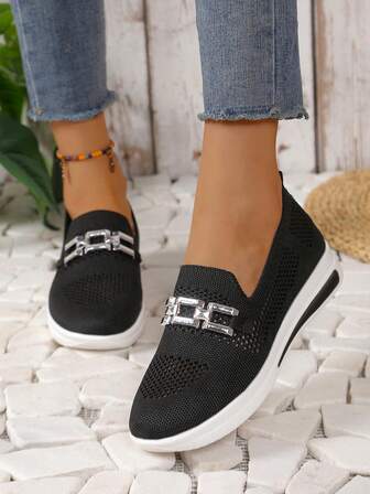 轻便透气休闲运动鞋，针织鞋面搭配金属链装饰，户外街头网球鞋，运动平底鞋