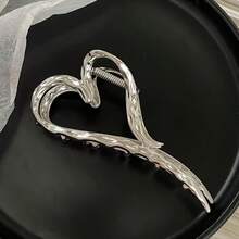 1pc Metallic Hollow Heart Shape Hair Claw Clip, Tight Grip Suitable For Updo, Everyday Wear, Party, Abundant Hair, Half Updo Essential, Hair Claw Headpiece, Liquid Texture Design, Minimalist, Chic, Versatile Premium Hair Accessory - Silver - View 3