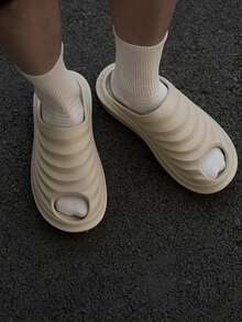 Men's Thick Sole Fashionable Casual Outdoor Slip-On Slippers, Stripe Punk Street Pleated Edge, Suitable For Running, Anti-Slip, Home, Beach, Office, Summer - Khaki - View 1