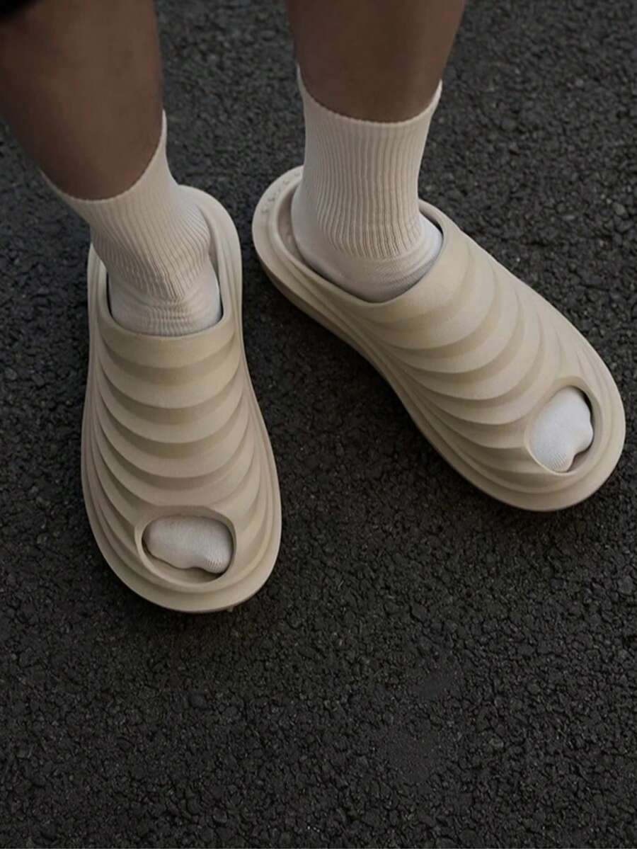 Men's Thick Sole Fashionable Casual Outdoor Slip-On Slippers, Stripe Punk Street Pleated Edge, Suitable For Running, Anti-Slip, Home, Beach, Office, Summer - Khaki - View 1