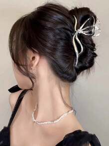 1/2/3pcs Bowknot Hair Clips, Metal Alloy Minimalist Bowknot & Hair Claw Hair Clips For Women, Good For Thick Hair Hair Jaw Clip Hair Clamps Hair Clutch Hair Catcher Clip, Claw Clip Fall Winter Hair Accessories For Women For Vacation Outfits Woman