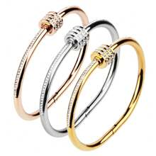 Set de 3 piezas/1 set de Multi-Colgante y Pulsera de Acero Inoxidable, con diseño de tornillo y estilo de flor de ciruelo con circonita cúbica, adecuado para uso diario y como regalo, en todas las estaciones