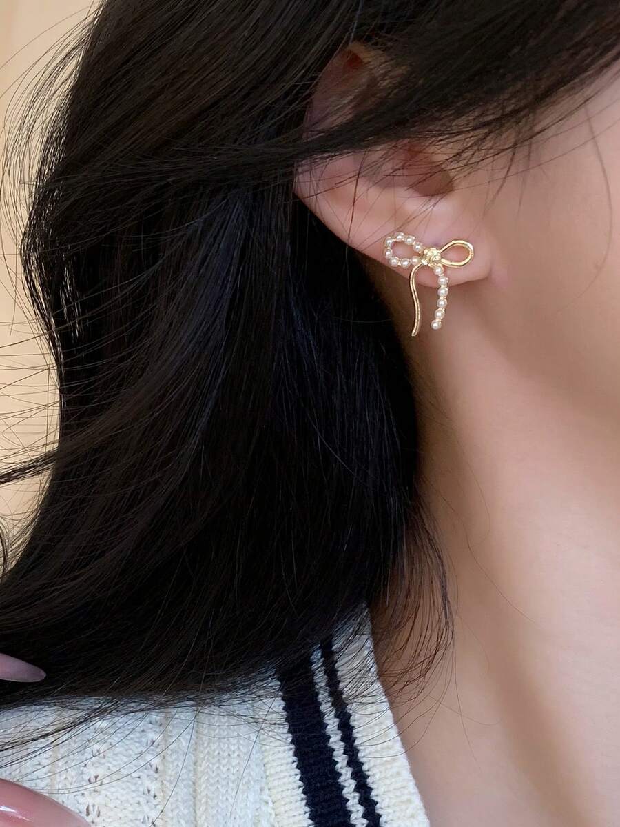 1 Pair Fashionable Butterfly & Faux Pearl Flower Clip-On Earrings, Elegant Design Suitable For Women, High-End Earrings For Daily Wear, Holiday Gifts - Butterfly - View 1