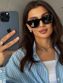 1 Pair Unisex Retro Square Fashion Glasses, Classic Black Plastic Frame, Versatile Style Suitable For All Face Shapes, Ideal For Couples To Gift Each Other For Summer Beach, Shopping, Commuting, Travel, Cycling, Driving, Stage Performance, Parties And Gatherings - Black - View 7