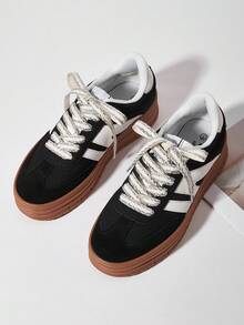 1双120厘米时尚双色扭纹鞋带，适用于平底鞋、休闲鞋和系带鞋 - 銀色 - 查看 2