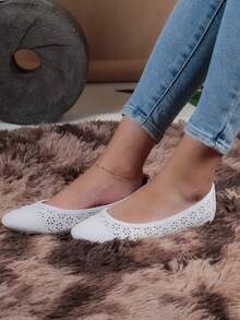 Zapatos casuales perforados transpirables para mujer, sandalias planas de suela suave con suela de piel de vaca perforada de verano de un solo paso - Blanco - Ver 2