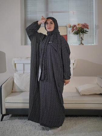 Women's All-In-One Ditsy Floral Printed Woven Abaya Robe, Suitable For All Seasons