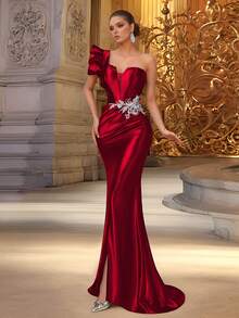 VIPGIRL 酒红色缎面单肩晚礼服，饰有3D荷叶边肩部和银色腰带，优雅高开衩正式礼服，奢华红毯造型，魅力舞会礼服，婚礼宾客礼服，春季派对礼服 - 紅色 - 查看 5