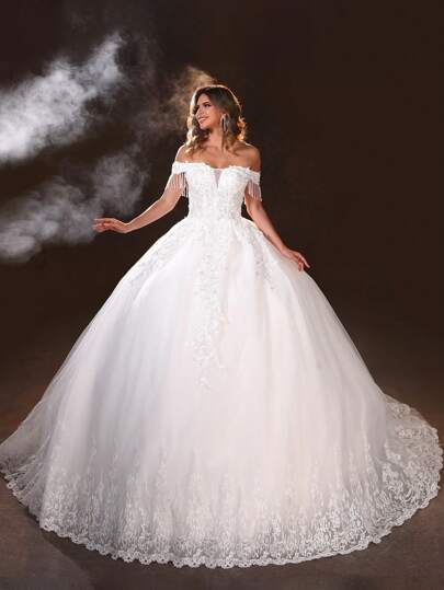 Vestido de novia de estilo princesa elegante, decorado con bordados de cuentas hechos a mano