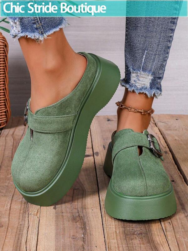 2025 Novos Sapatos Femininos de Sola Grossa, Sandálias de Biqueira Redonda, Design de Moda com Decoração de Botão, Adequados para Todas as Estações, Tamancos Casuais