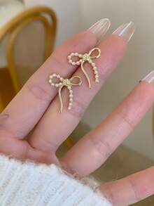 1 Pair Fashionable Butterfly & Faux Pearl Flower Clip-On Earrings, Elegant Design Suitable For Women, High-End Earrings For Daily Wear, Holiday Gifts - Butterfly - View 5