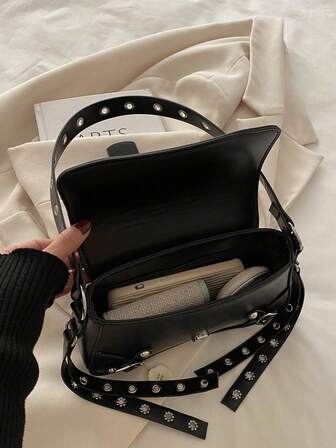 Bolsa de Ombro Punk com Rebites, Nova, Portátil, Adequada para Adolescentes, Universitárias, Trabalhadoras de Colarinho Branco, Muito Adequada para o Trabalho, Volta às Aulas, Ensino Fundamental, Ensino Médio, Faculdade, Férias. Adequada para Compras, Carteira, Compras, Mulheres Jovens, Universitárias, Recém-chegadas, Trabalhadoras de Colarinho Branco. Muito Adequada para Escritório, Faculdade, Trabalho, Negócios, Deslocamento, Atividades ao Ar Livre, Viagens e Passeios.