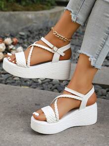 大码女式夏季编织带露趾休闲百搭防滑厚底日常穿着舒适简约坡跟凉鞋，适合搭配裤子和裙子