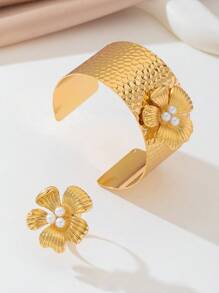Juego de joyería de mujer con 2 piezas, anillo y pulsera, de diseño elegante y retro vintage con flor de 5 pétalos metálica, en color dorado