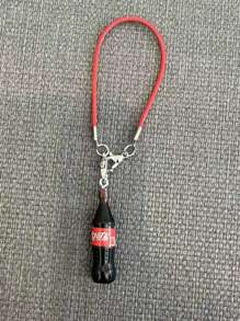 Nuevo Colgante de botella de refresco simulada Labobo, Accesorio de muñeca LABUBUS Colgante de lata con correa de hombro, Decoración colgante de 10cm