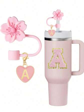 3 件/套配件专为 30/40 盎司杯设计：1 个硅胶芙蓉花吸管顶饰（适合 1 厘米吸管直径）、字母心形吊坠和可重复使用的自粘刺绣字母贴纸 - 适用于 30/40 盎司现代简约玻璃杯和汽车杯，是送给朋友和家人的绝佳礼物