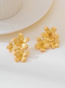 1 paire de délicates boucles d'oreilles à fleur dorée à 5 pétales, cadeau pour les femmes, mariage