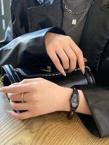 1pc Elegant Barrel Shaped Women's Quartz Watch With Black Steel Band - Black - View 2