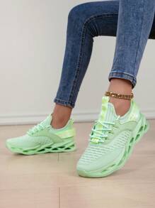 1 Pair Women Fashion Solid Color Running Shoes, Breathable Anti-Slip Sneakers, Lightweight & Comfortable Outdoor Sports Shoes, Soft Thick Soles Platform Increase Height, Shock-Absorbing, Mesh Fabric Breathable, Slip-On Sock Shoes, Versatile For Casual, School, Travel, Walking