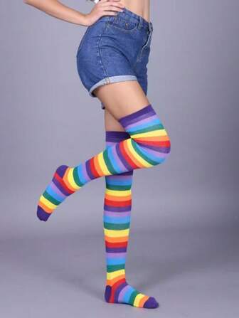 1 par de calcetines sobre la rodilla de mujer con rayas coloridas y festivas, decorativos y de moda para uso diario y fiestas, cómodos