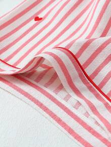 2 件套舒适粉色和白色条纹心形印花翻领纽扣短袖上衣带口袋和蝴蝶结短裤睡衣/家居服套装女士春夏季适合居家使用