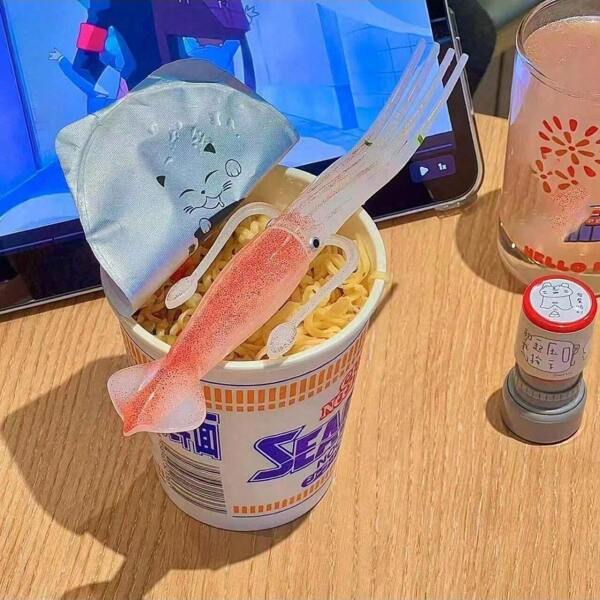 1pc Nisshin Seafood Ramen Fork, Squid-Shaped Unique Disposable Chopstick, Heat-Resistant Cute Gift,School Supplies