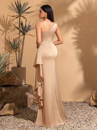 优雅缎面荷叶边鱼尾下摆 - 高腰、合身、鱼尾下摆、正式礼服、长款伴娘礼服、派对礼服、长袍、晚礼服、婚礼宾客礼服