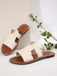 صندل فلات مزين بزخارف حيوانية، رياضي خفيف الوزن للانزلاق للاستخدام اليومي والشاطئ والخارج، مناسب للفتيات المراهقات