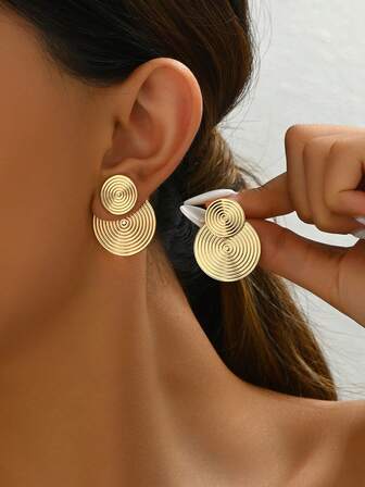 1 par Nya Kreativ Minimalistisk Geometrisk Sommar Vardagskläder Mode Elegant Simplex Rund Blommig Spiral Fram & Bak Örhängen