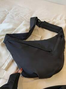 日式宽肩带女士斜挎包，新款大容量牛津布通勤背包，休闲运动百搭饺子形包