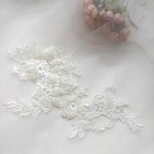 1 Pair Delicate White Embroidered Pearl Flower Cloth Patch, 15.5 * 30 Cm, Decoration For Wedding Dress And Evening Gown