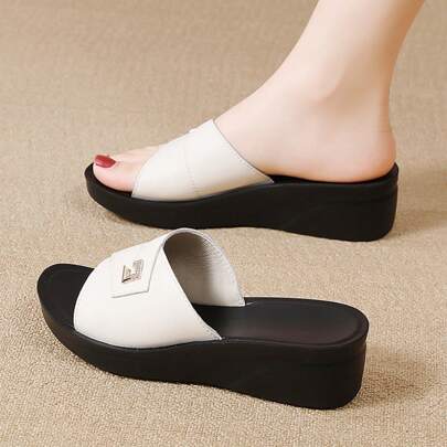 Sandalias de cuña de moda para mujeres, pantuflas cómodas con suela gruesa para madres de edad media y avanzada para uso al aire libre, disponibles en negro/blanco, tallas del 34 al 41