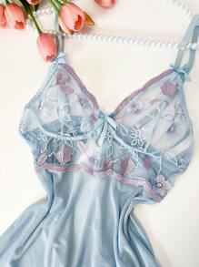1 set Camicia da notte sexy da donna, elegante completo di lingerie in pizzo ricamato traslucido con scollo a V, abito corto, con slip morbido e volant