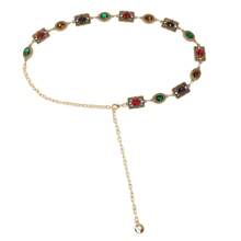 Cinturón de lujo estilo vintage europeo de metal con cadena y rhinestones tallados, con patrón geométrico elegante como accesorio para trajes y vestidos, apto para primavera, verano, otoño e invierno